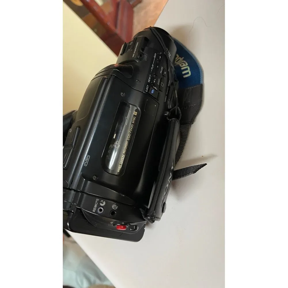Sony CCD-FX425 Video8 Handycam Camcorder 8mm Vintage Untested Parts Repair-As Is